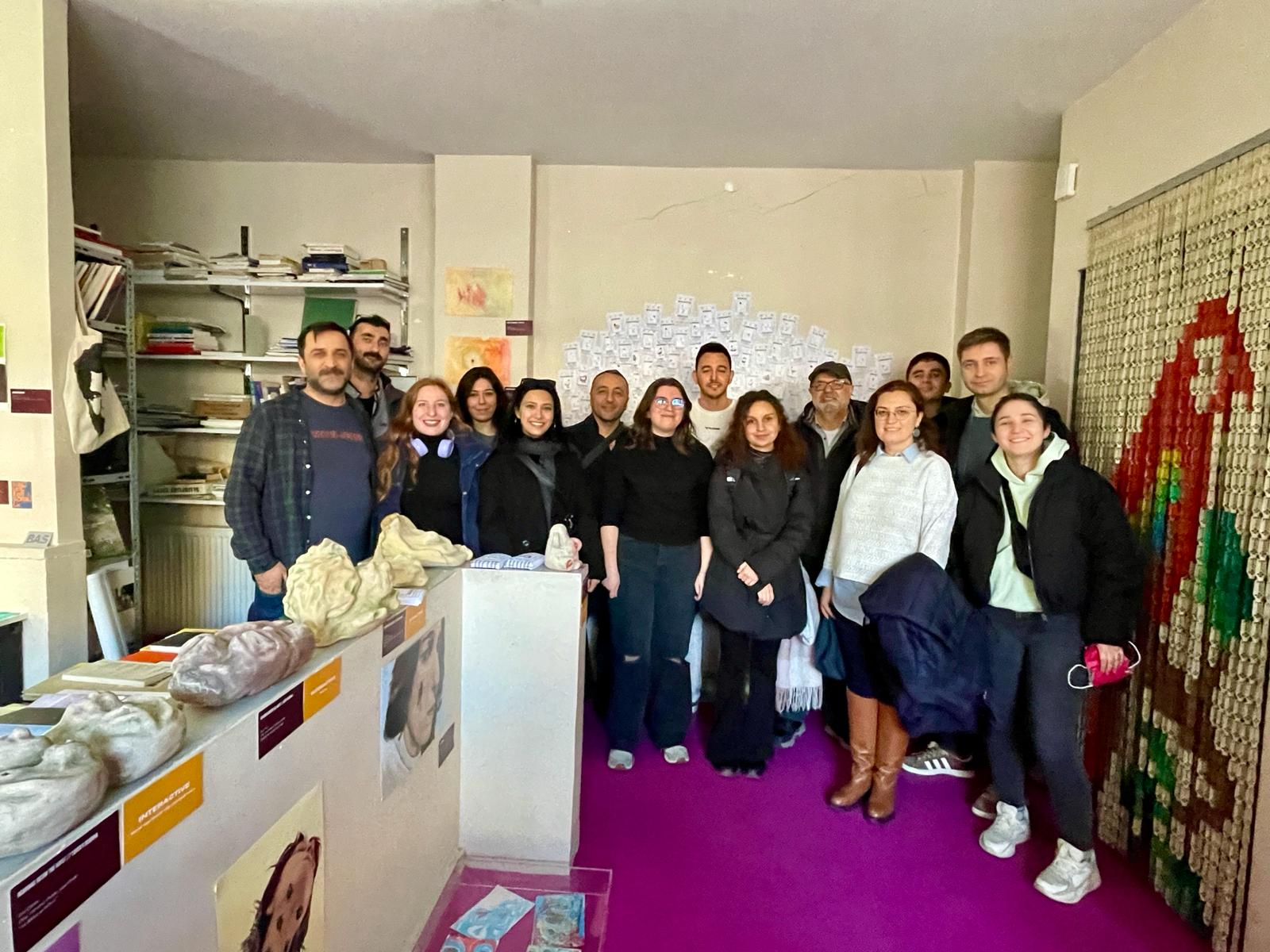 Çevre Mühendisleri Odası İstanbul Şubesi Üyeleri, BAS Karaköy'de Düzenlenen "DIALOGUES" Sergisini Ziyaret Etti